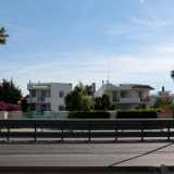 ...e ci troviamo in una zona dominata da villette a schiera, costeggiate da strade rurali che muoiono una volta incontrati i binari della ferrovia